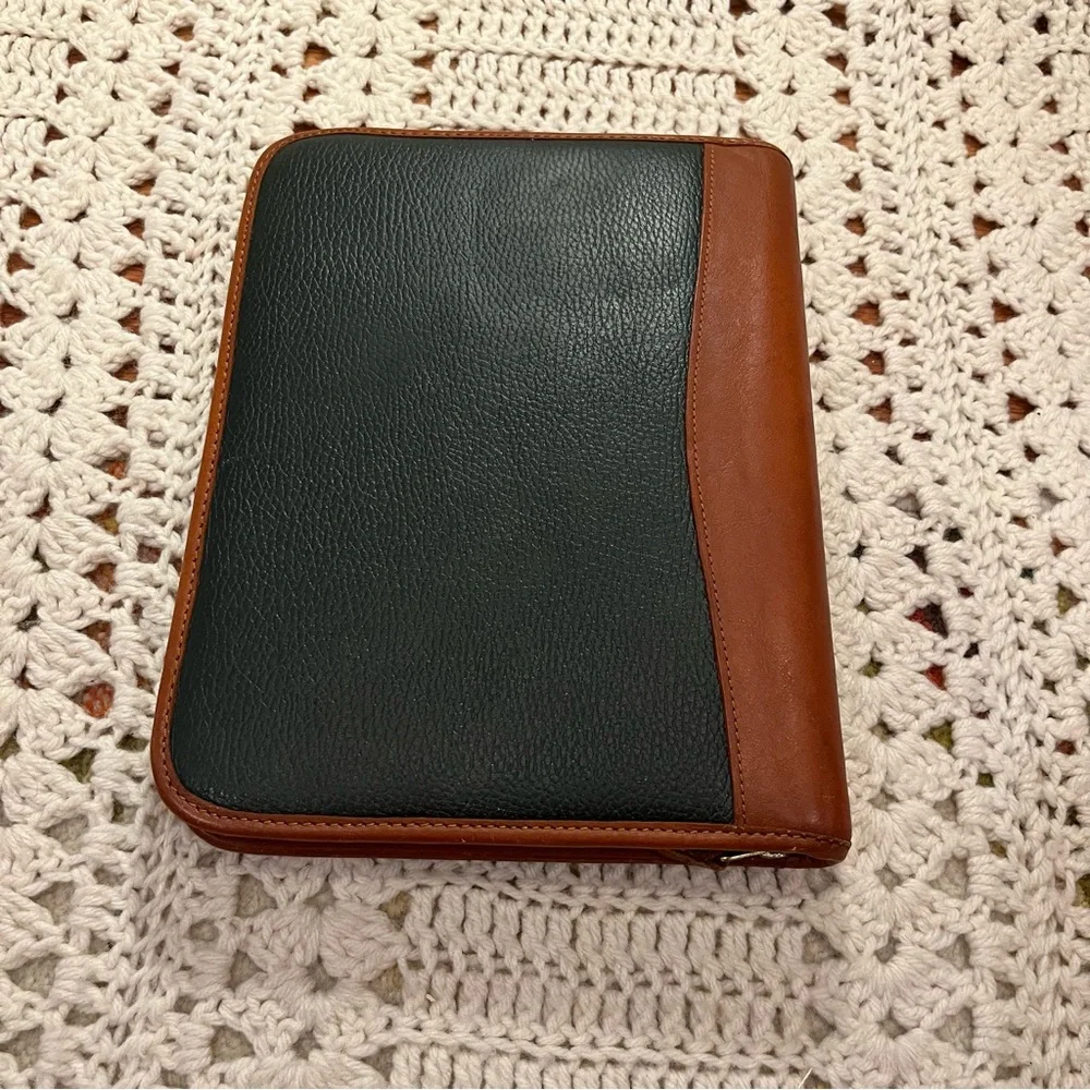 Day-Timer Vintage Green and Brown Leather Zipper Planner/Calendar - Picture 3 of 16